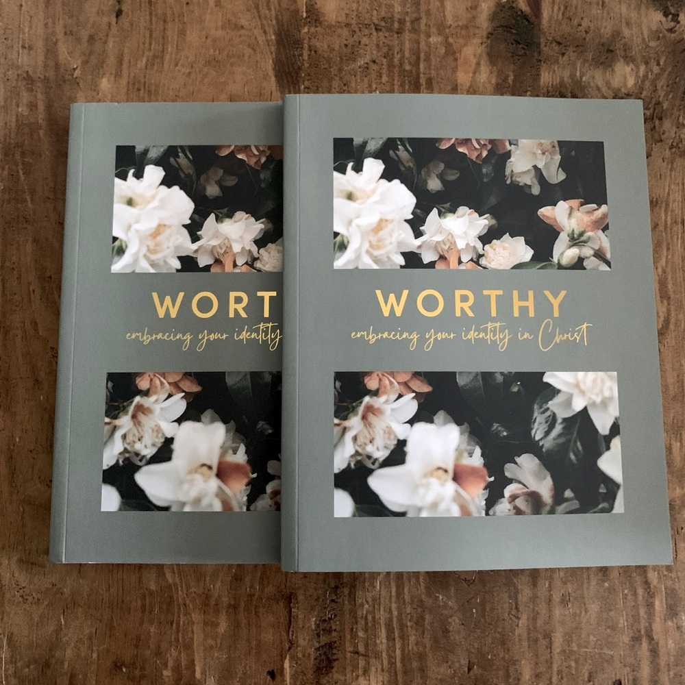 Set of Daily Grace Co Worthy Bible Study
